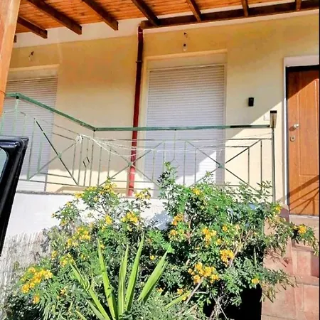 Yucca House Holiday home Elani